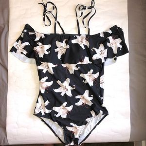 Cute flower swimsuit